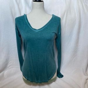 American Eagle Soft & Sexy Long Sleeve V Neck